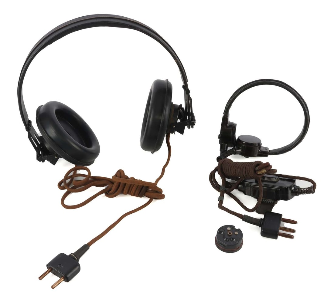 WWII GERMAN ORIGINAL PANZER MODEL HEADPHONES: Model B headphones with mic. Earphones are Bakelite with leather covered bands. Excellent condition. From the collection of John Widdows, WW2 Collectibles. This lot has a reserve.