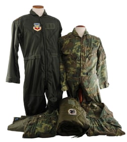 DFC RECIPIENT LT COL A.J. ROBERTS FLIGHT SUIT LOT