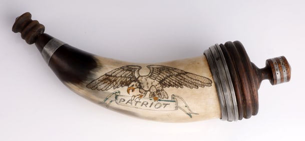 POWDER HORN ETCHED WITH EAGLE & PATRIOT