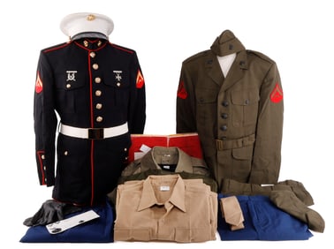 LOT OF 18 USMC UNIFORM AND DRESS GARMENTS