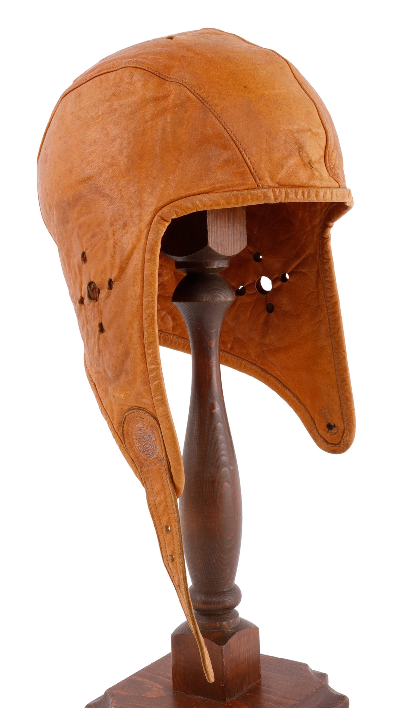 WWI OR EARLIER SPALDING LEATHER AVIATOR HELMET: Scarce Spalding made helmet, very good original condition, stamped Spalding left chin strap. Medium size.