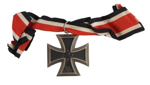 WWII GERMAN IRON CROSS 2ND CLASS IRON CROSS