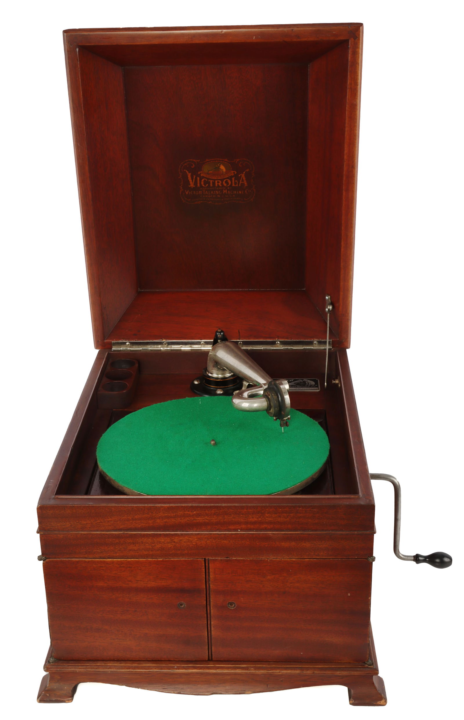 VICTROLA VV-IX TABLE TOP RECORD PLAYER: Mahogany case. Plays "78' records. Local pickup only. Weights 60 pounds. Functional.