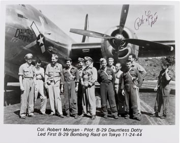 WWII US DAUNTLESS DOTTY CREW SIGNED ROBERT MORGAN