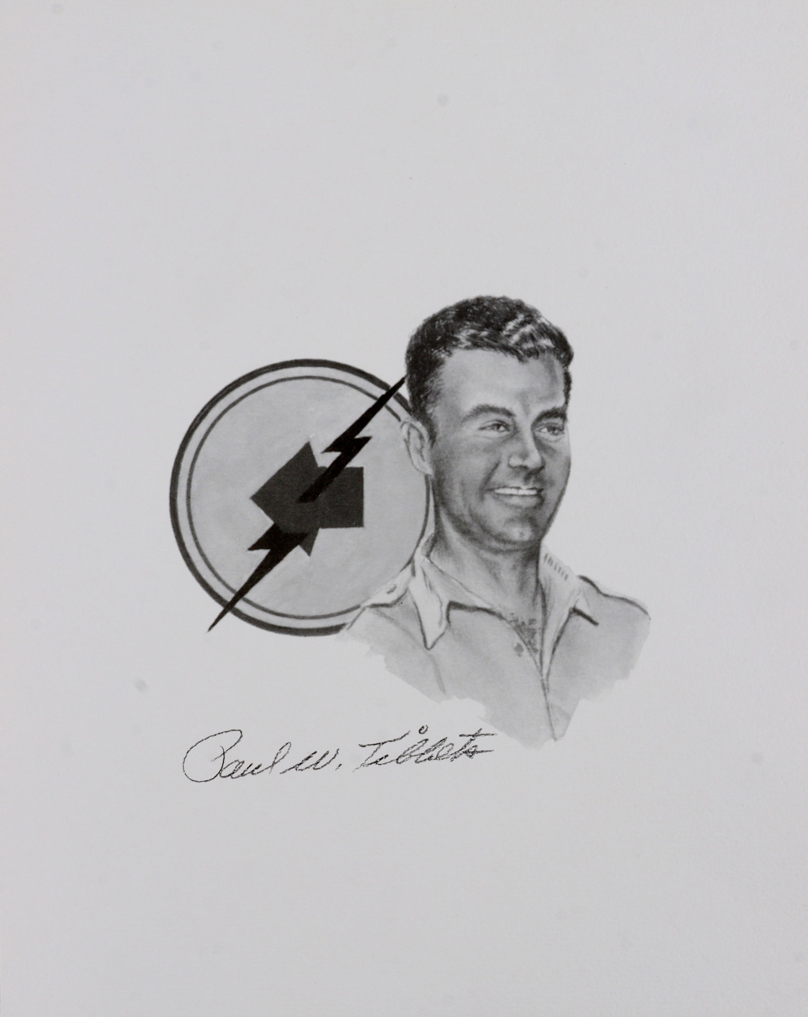 WWII US PAUL TIBBETS SIGNED SKETCH DEPICTION: Print of a sketch showing Paul Tibbets. Signed by Tibbets. Although unsigned by artist, the sketch is by military artist Jay Ashurst, who created these images for Gathering of Eagles events. Very good