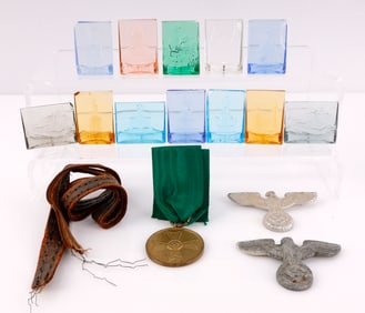 WWII WINTERHILFSWERK GLASS TINNIES EAGLE MEDAL
