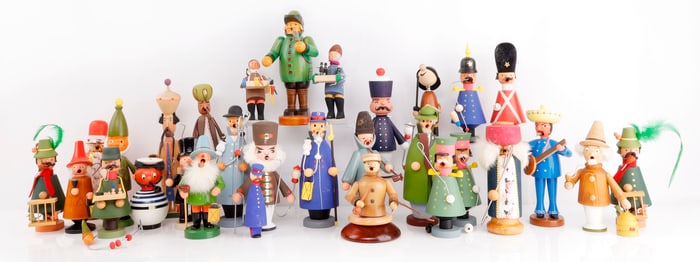 LARGE LOT OF WOOD YODELER FIGURINES
