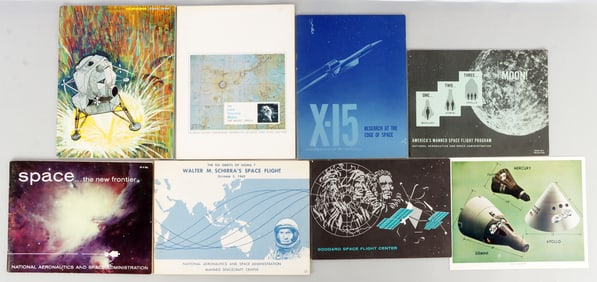 A SELECTION MID-1960S NASA PAMPHLETS & DOCUMENTS