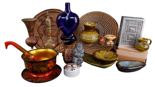 MIXED COLLECTIBLES LOT