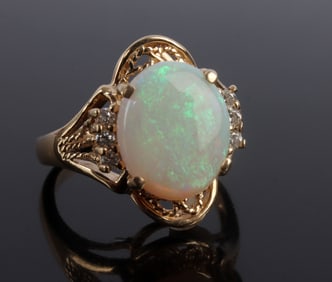 1.9CT OPAL AND DIAMOND RING IN 14KT GOLD