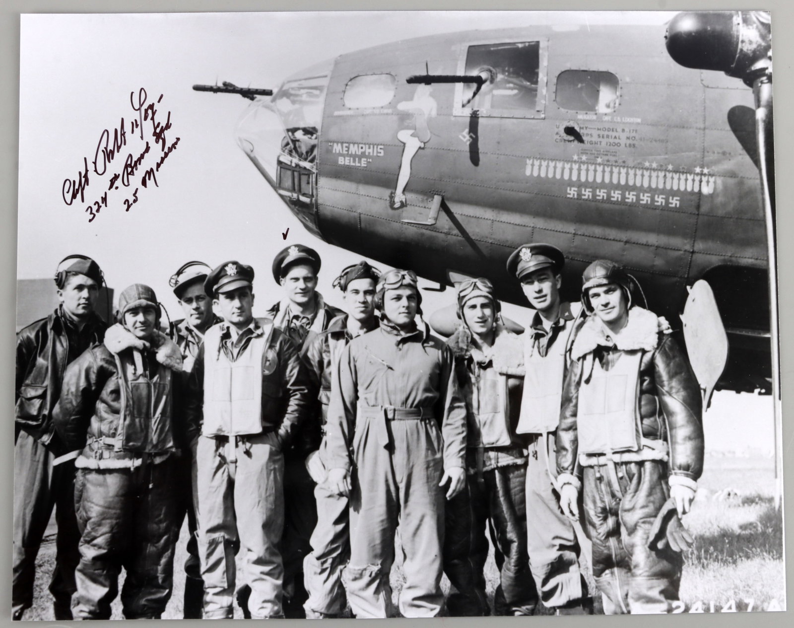 WWII US MEMPHIS BELLE CREW SIGNED ROBERT MORGAN: A photograph of the B-17 Memphis Belle, signed by captain Robert Morgan. Very good, original condition.