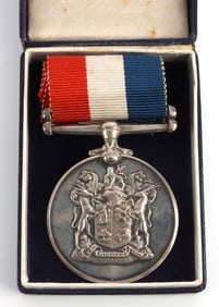 WWII CASED SOUTH AFRICAN MEDAL FOR WAR SERVICES