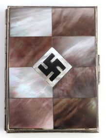 WWII GERMAN EVA BRAUN MAKE UP COMPACT