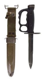 US M7 BAYONET KNIFE KNUCKLEDUSTER IN M8A1 SHEATH