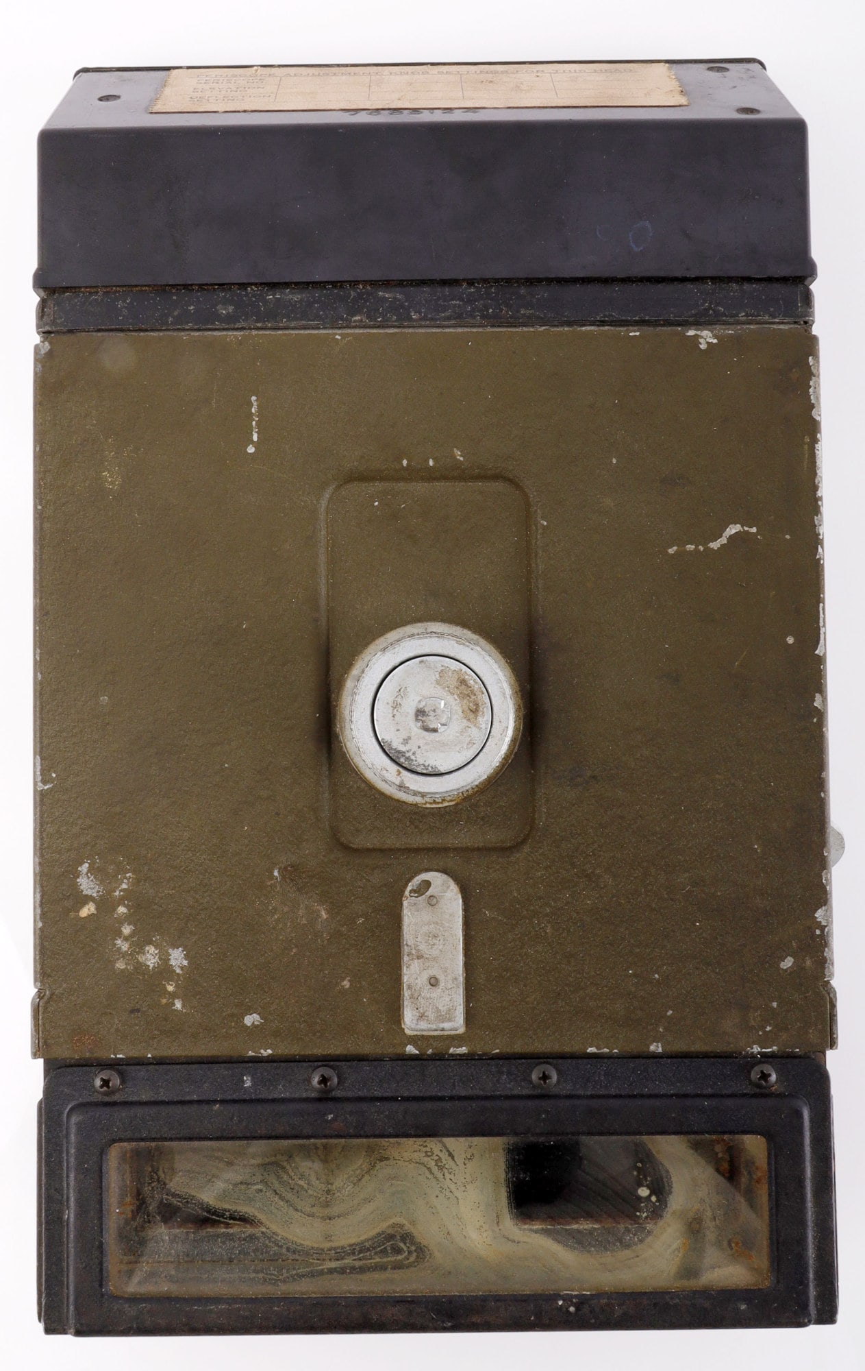 WWII US M6 TANK PERISCOPE MINNEAPOLIS-HONEYWELL: US M6 tank periscope. Dated 1943. Steel body with Bakelite optic housing. Good condition. Bottom viewing panel is clouded but still provides a good picture.