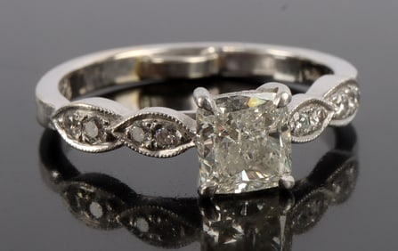 1 CARAT CUSHION CUT DIAMOND IN 14KT WHITE GOLD