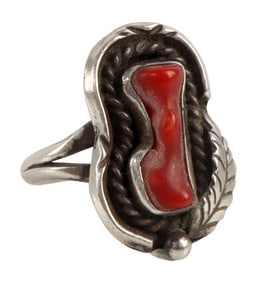 NATIVE AMERICAN NAVAJO SILVER RING WITH RED CORAL