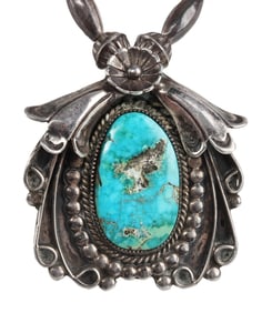 NATIVE AMERICAN NAVAJO TURQUOISE & SILVER PENDANT