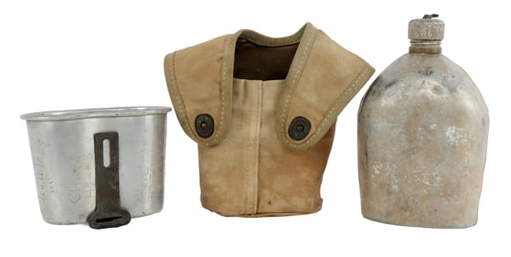 WWII U.S. MARINE USMC ETCHED & NAMED CANTEEN