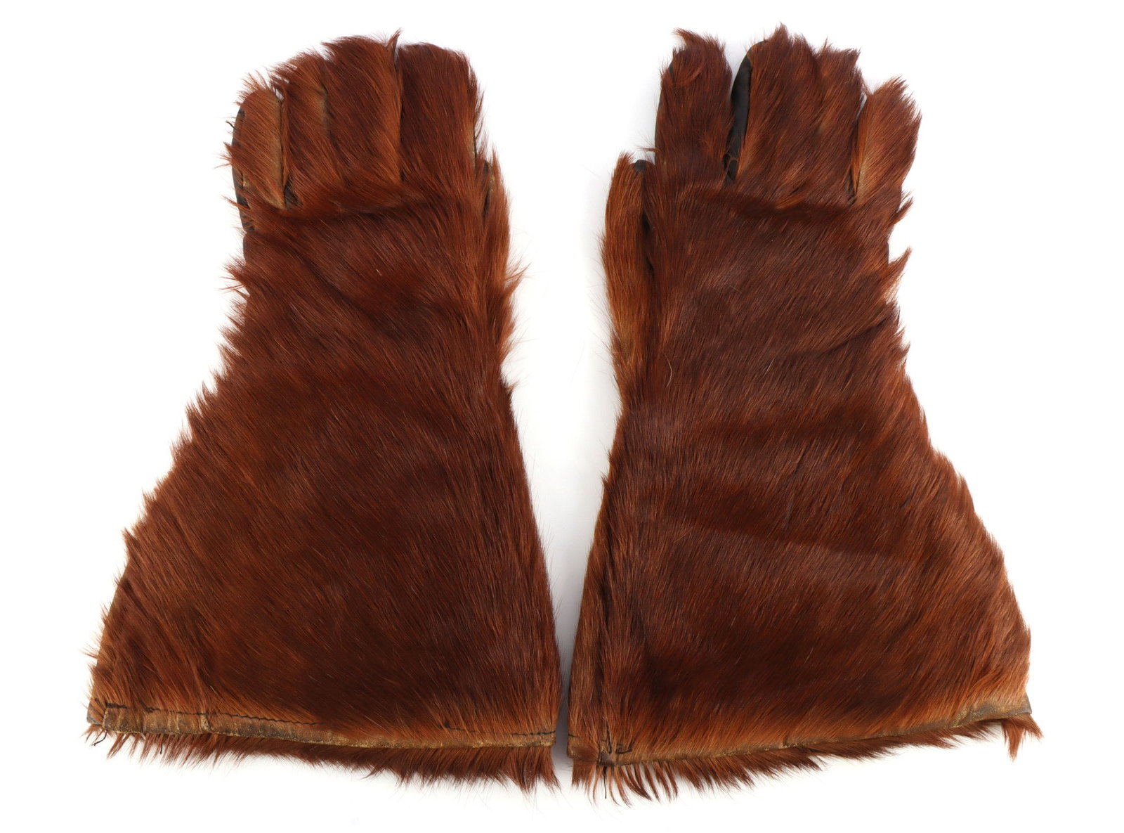 PAIR OF ANTIQUE BROWN BEAR SKIN GLOVES: Fits a large sized hand. They measure 14.5 inches. Very good condition.