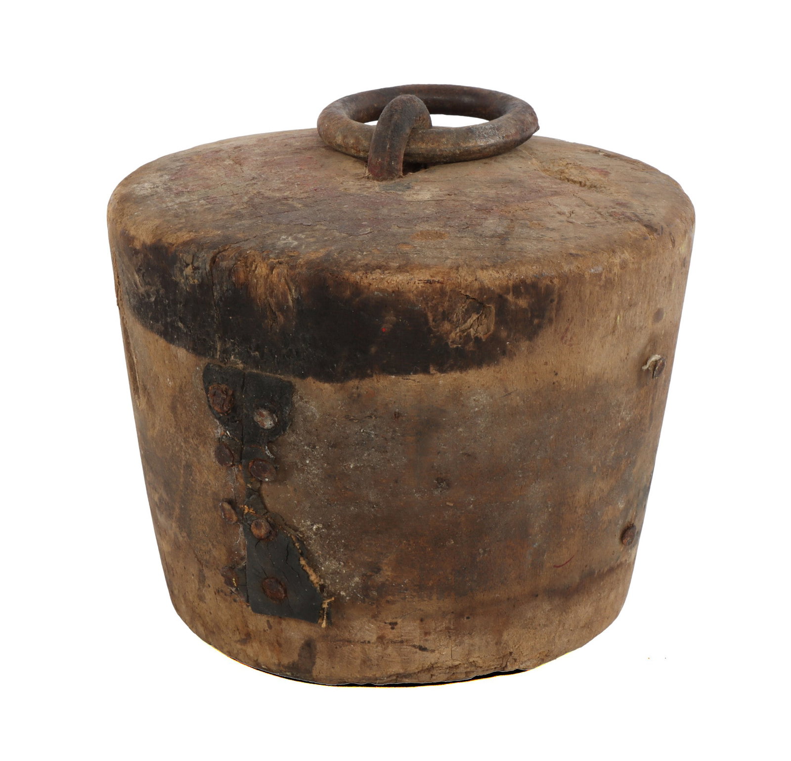 US CIVIL WAR CANNON TAMPION ACCESORY: A tampion for a cannon, dated to the US Civil War. Remnants of leather strap around tampion. 7 inch diameter. Very good, original condition.