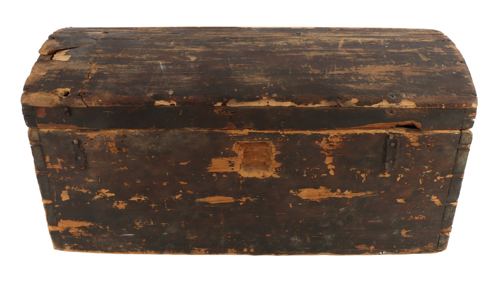 REVOLUTIONARY WAR DOME TOP PINE WOOD TRUNK VIETZEN: American Colonial period domed trunk from the collection of the Indian Ridge Museum, Col. Raymond C. Vietzen, Elyria, Ohio. Oiled pine wood, dovetail joints. Height 13 inches. Length 26 inches. Depth 