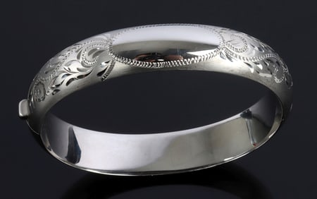 PRINCESS MARA STERLING SILVER BANGLE BRACELET