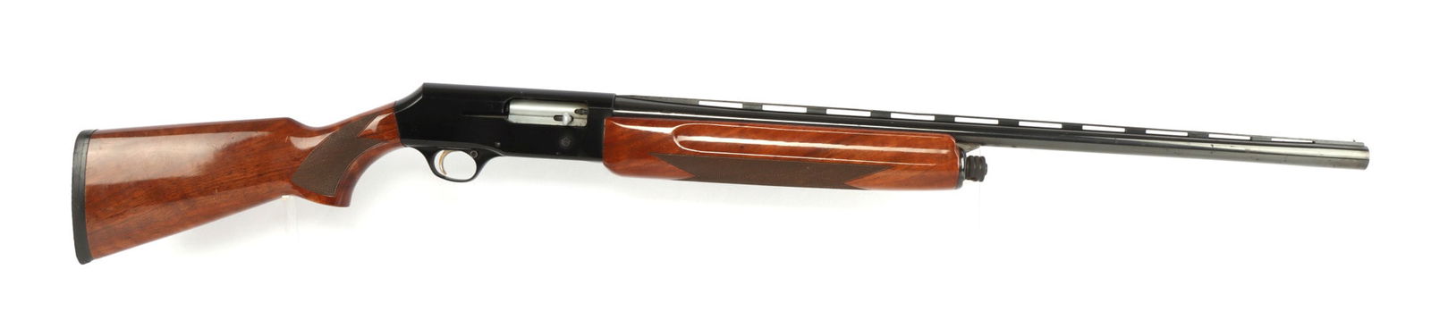 BROWNING B-80 SL 12 GAUGE SEMI AUTO SHOTGUN: Browning B-80 SL autoloading shotgun, 12 gauge, 2-3/4 inch chamber, Invector choke. Barrel length 28 inches, full length vent rib, steel bead front sight. LOP 14.25 inches. Good condition. Mechanicall