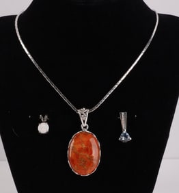 SILVER NECKLACE WITH 3 PENDANTS SPINY OYSTER