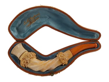 ANTIQUE LADYS SMOKING PIPE MADE FROM MEERSCHAUM