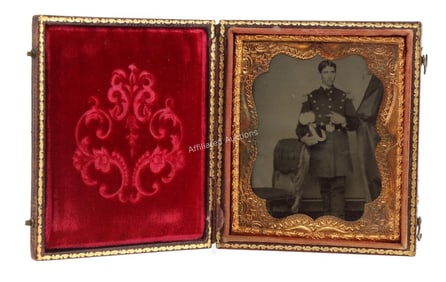 US CIVIL WAR TINTYPE OF A UNION OFFICER CASED