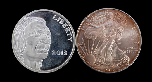 ONE OUNCE SILVER AMERICAN EAGLE 2010 AND 1 ROUND