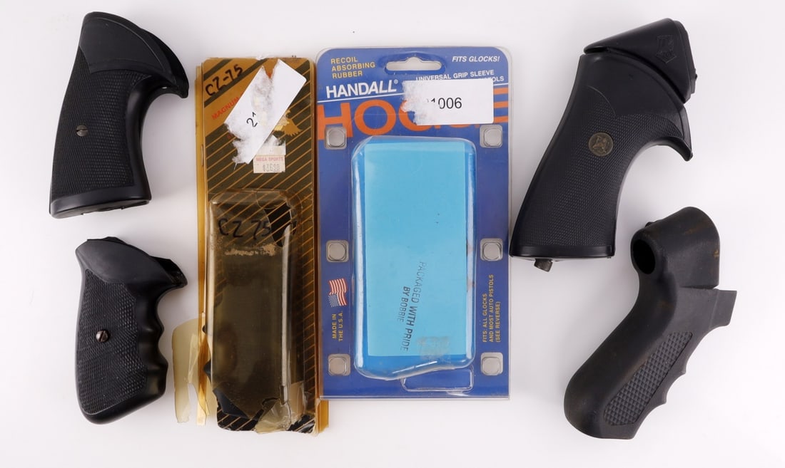 NOS REPLACEMENT GRIPS REVOLVER PISTOL & SHOTGUN (1 of 7)