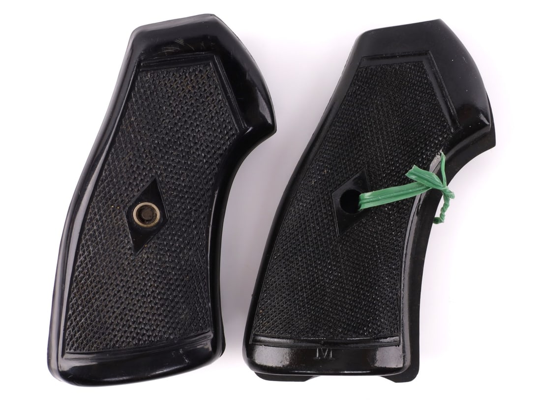 WEBLEY MARK VI REVOLVER GRIPS LOT OF 2 (1 of 3)
