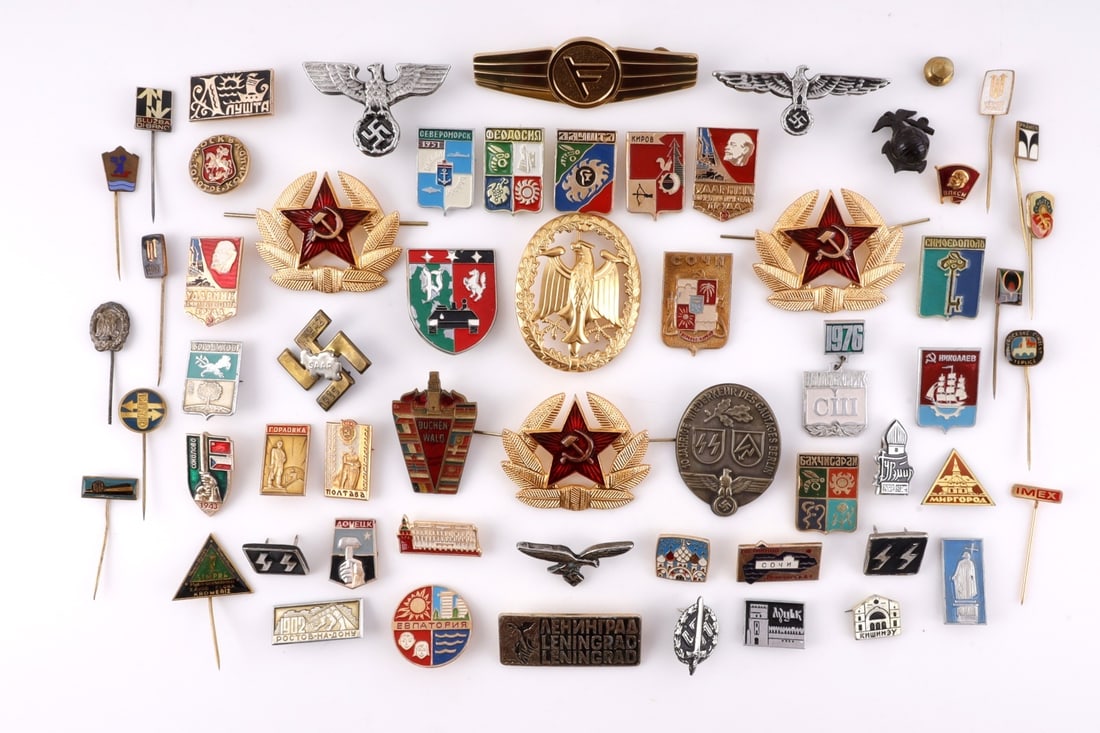 VARIETY OF RUSSIAN AND GERMAN TINNIES AND PINS (1 of 10)