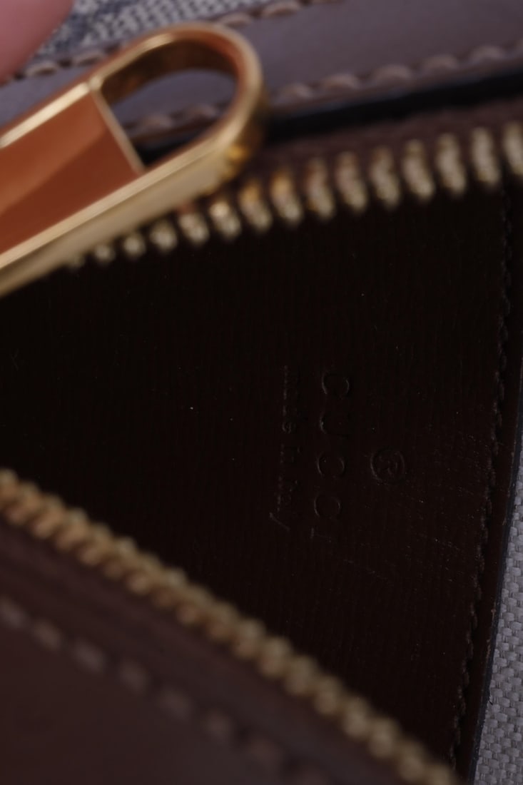 GUCCI INTERLOCKING G PATCH SLING BAG - 10