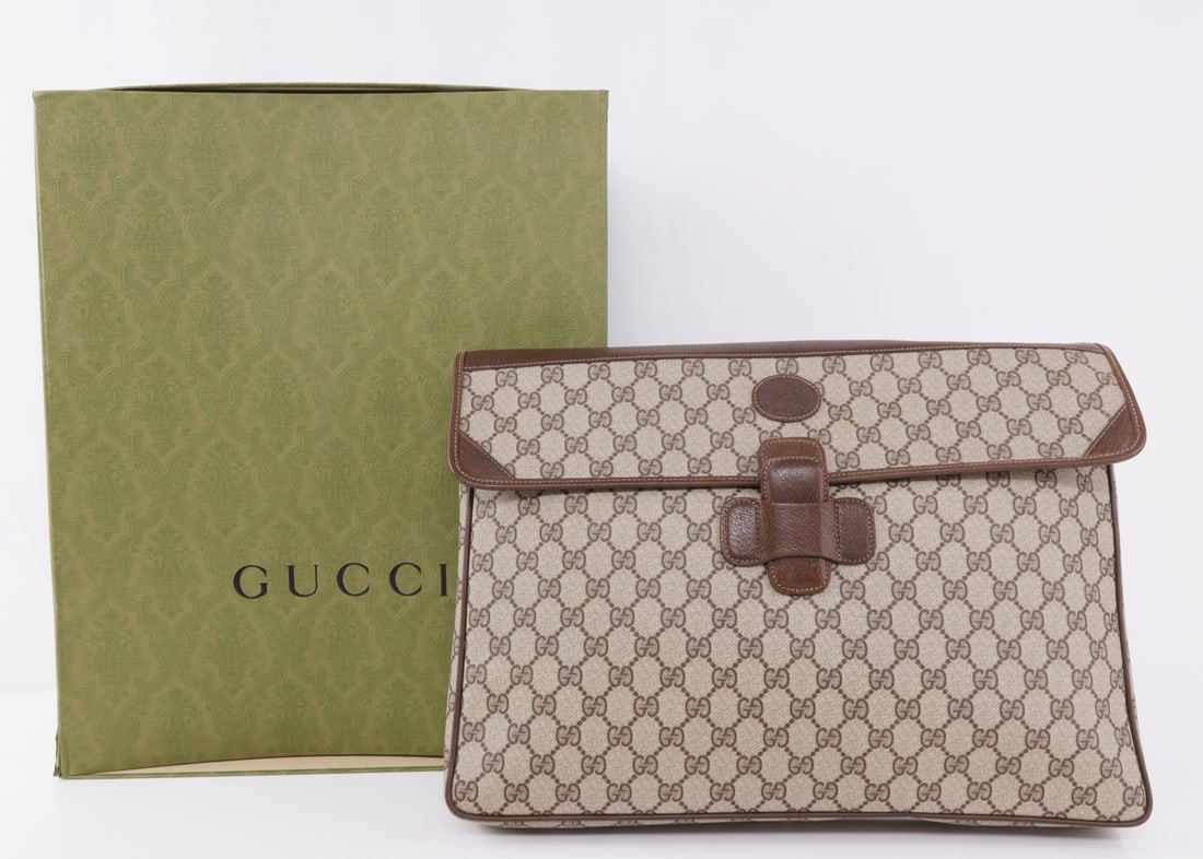 GUCCI INTERLOCKING G PORTFOLIO SLEEVE (1 of 12)