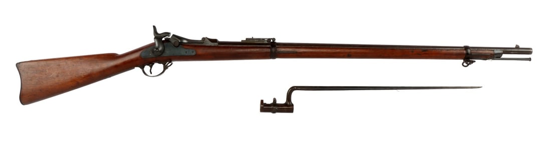 US SPRINGFIELD MODEL 1884 TRAPDOOR RIFLE & BAYONET: US Springfield Armory Model 1884 Trapdoor rifle with matching serialized bayonet and cleaning rod. Barrel length 32-5/8 inches. Left of barrel marked "VP" over eagle's head proof and "P." Center barre