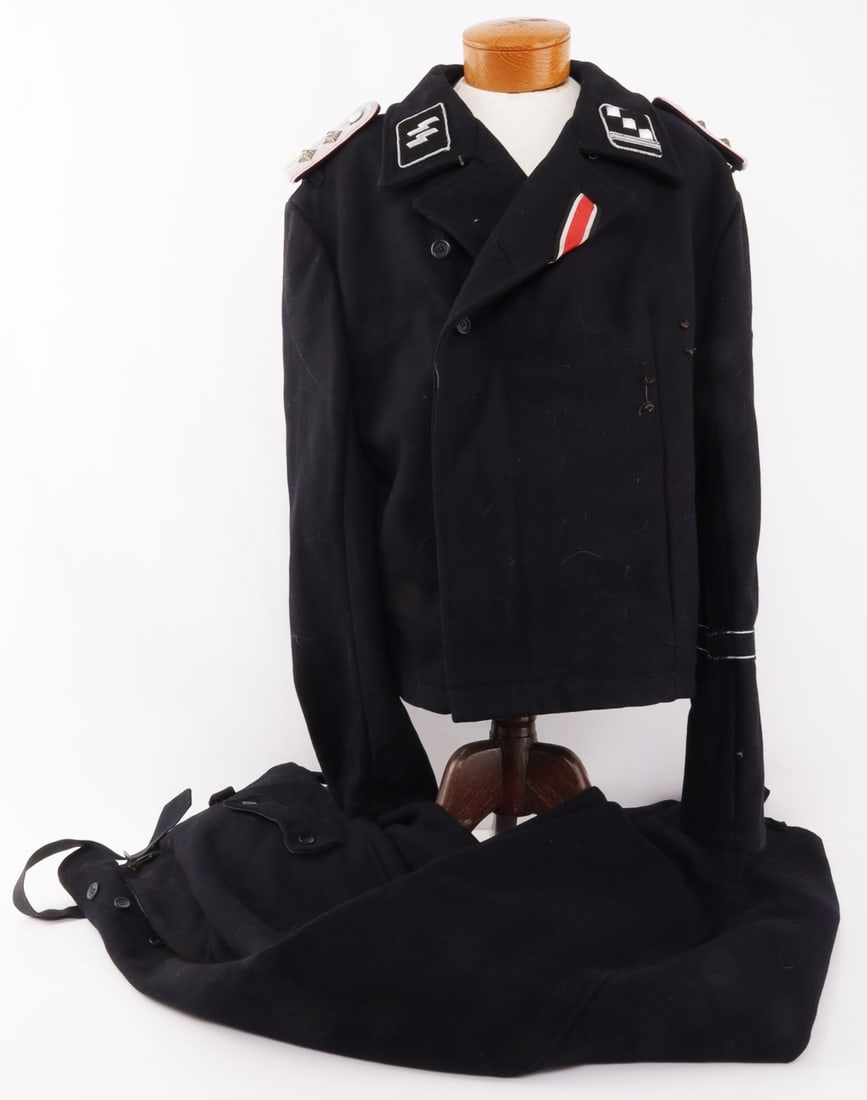 NAMED WWII GERMAN SS PANZER UNIFORM (1 of 12)