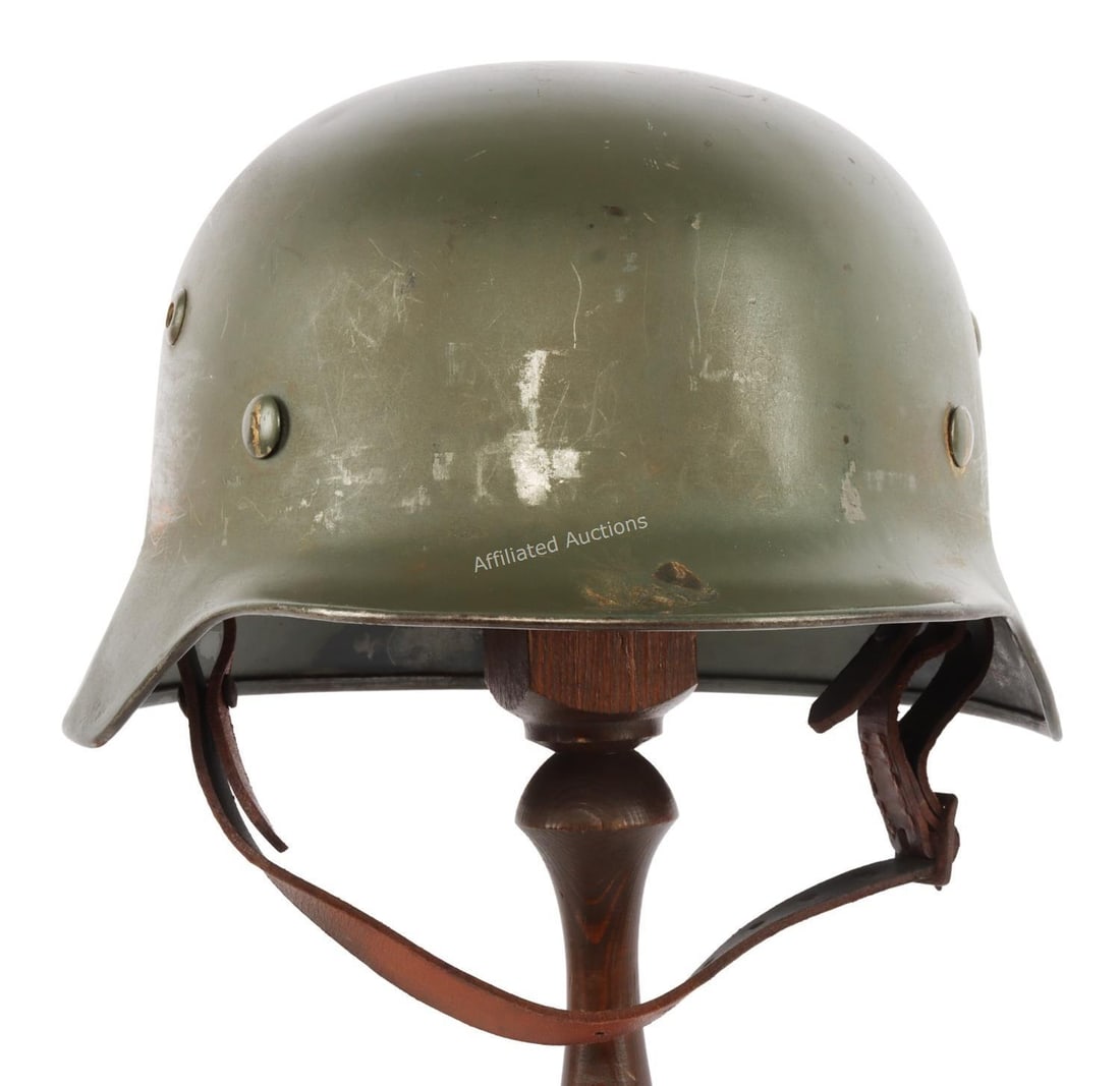 WWII GERMAN M35 STEEL COMBAT HELMET QUIST (1 of 12)