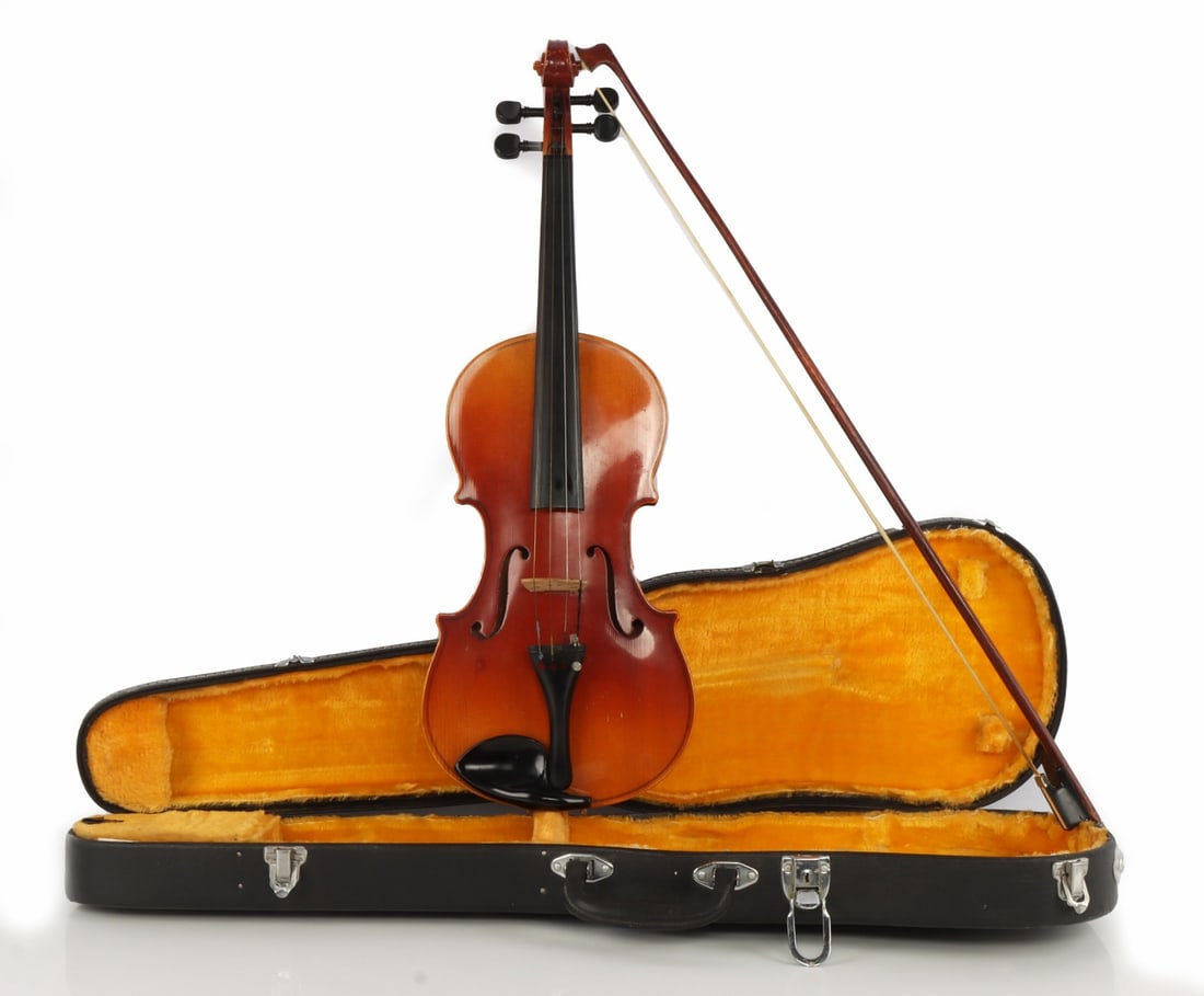 KAY STUDENT VIOLIN OUTFIT W/ CASE & BOW (1 of 15)