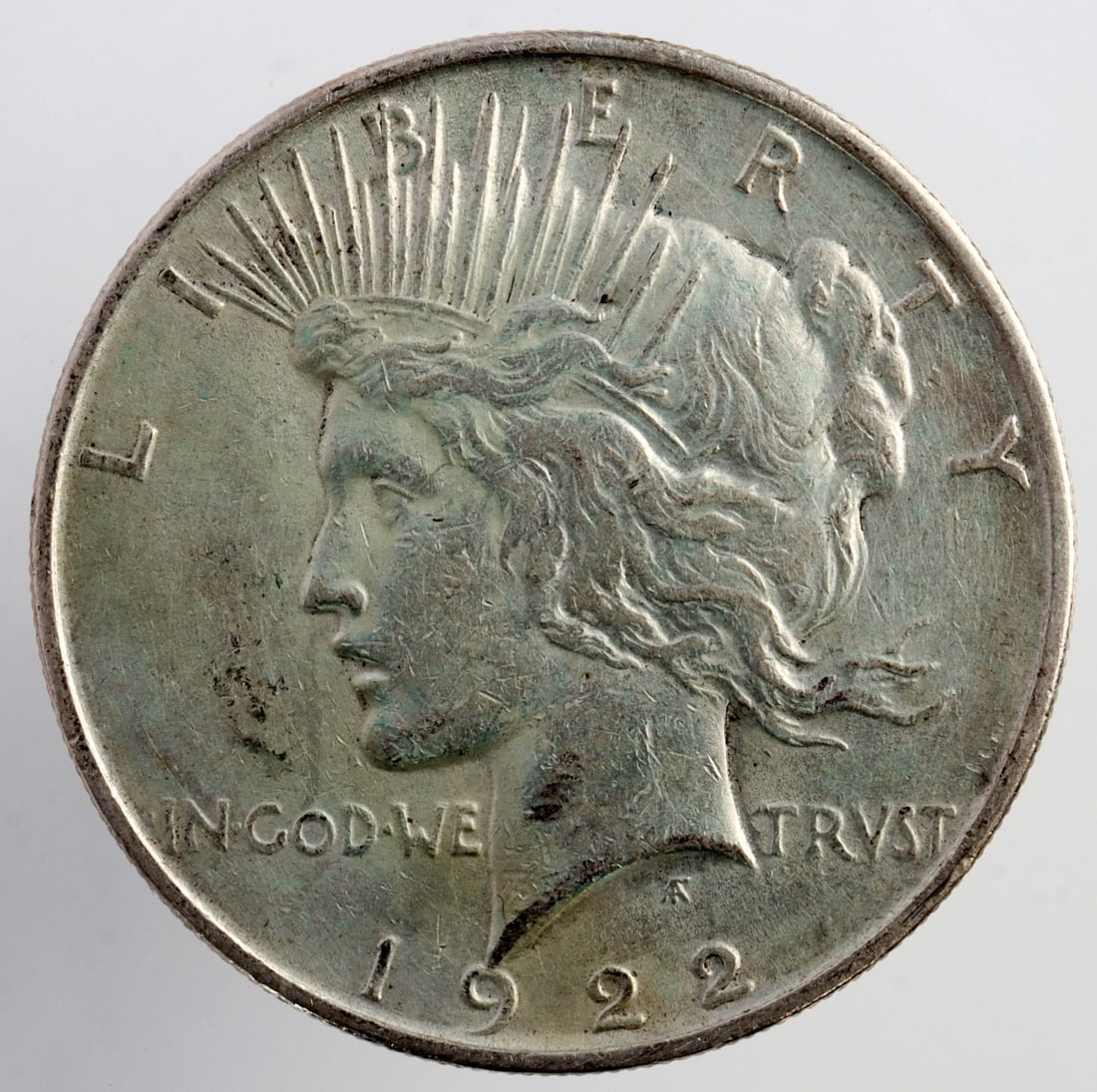 1922 US PEACE SILVER DOLLAR COIN (1 of 2)