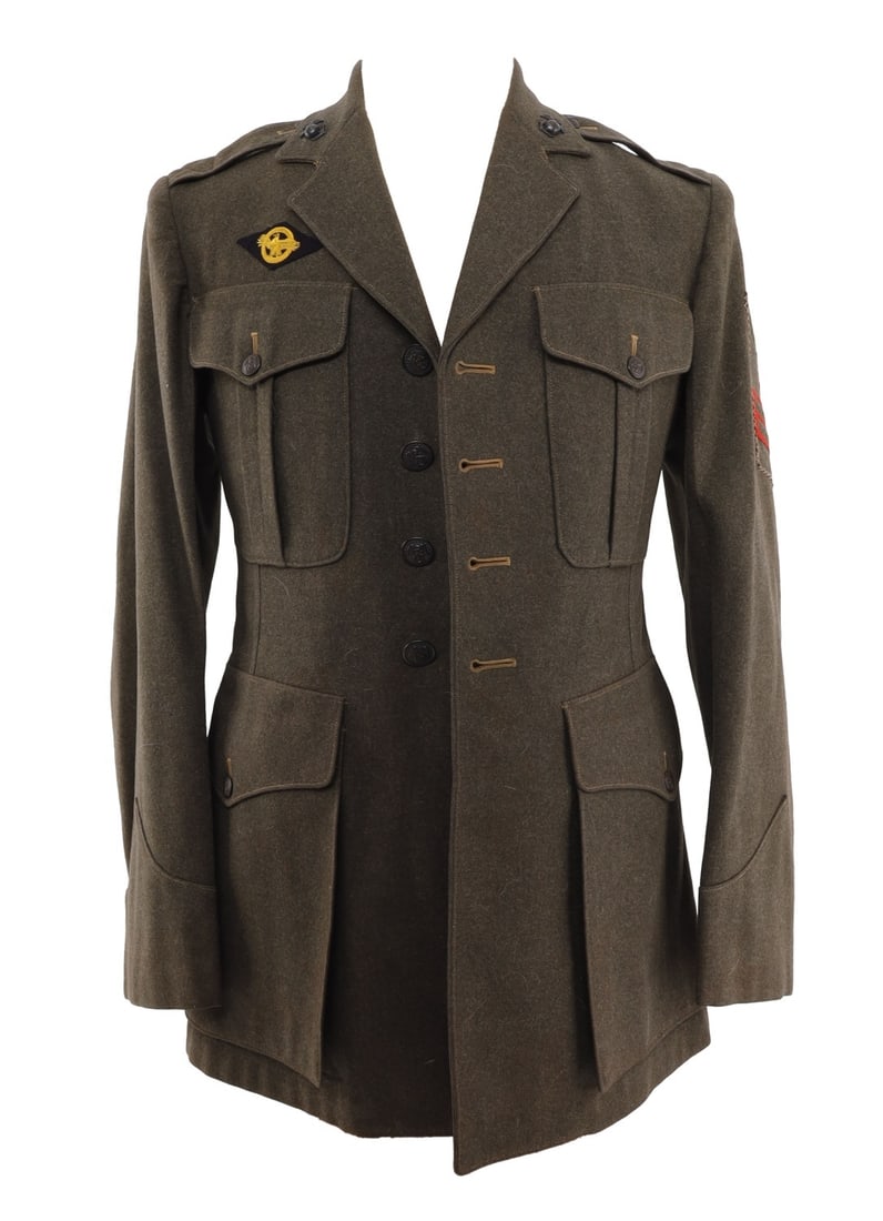 WWII AMERICAN MARINE CORPS MEDIC TUNIC NAME (1 of 11)