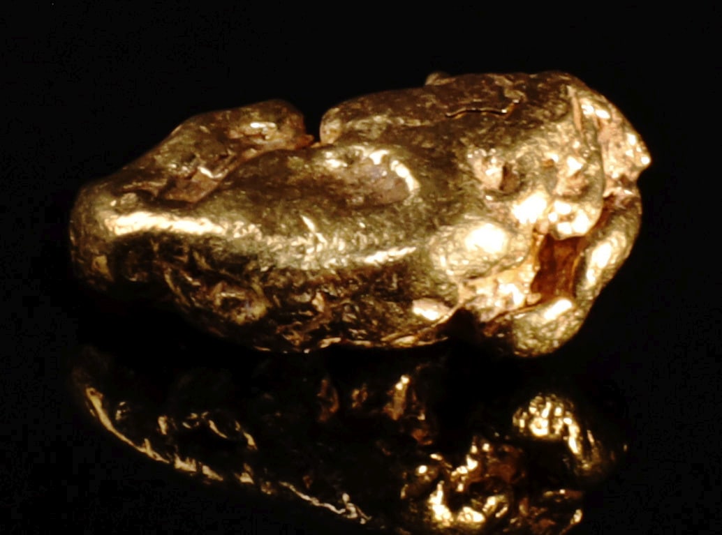 2.7 GRAM AUSTRALIAN GOLD NUGGET (1 of 2)