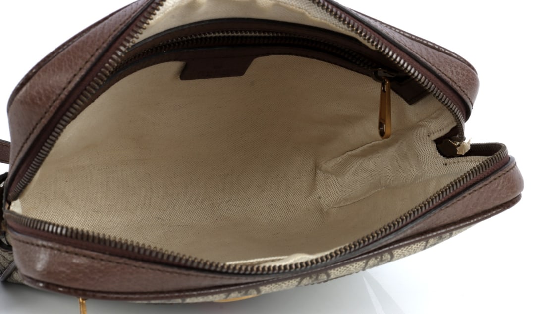 GUCCI INTERLOCKING G MEDIUM MESSENGER BAG - 10