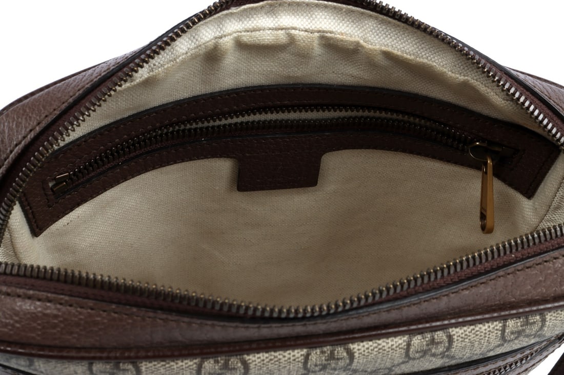 GUCCI INTERLOCKING G MEDIUM MESSENGER BAG - 11