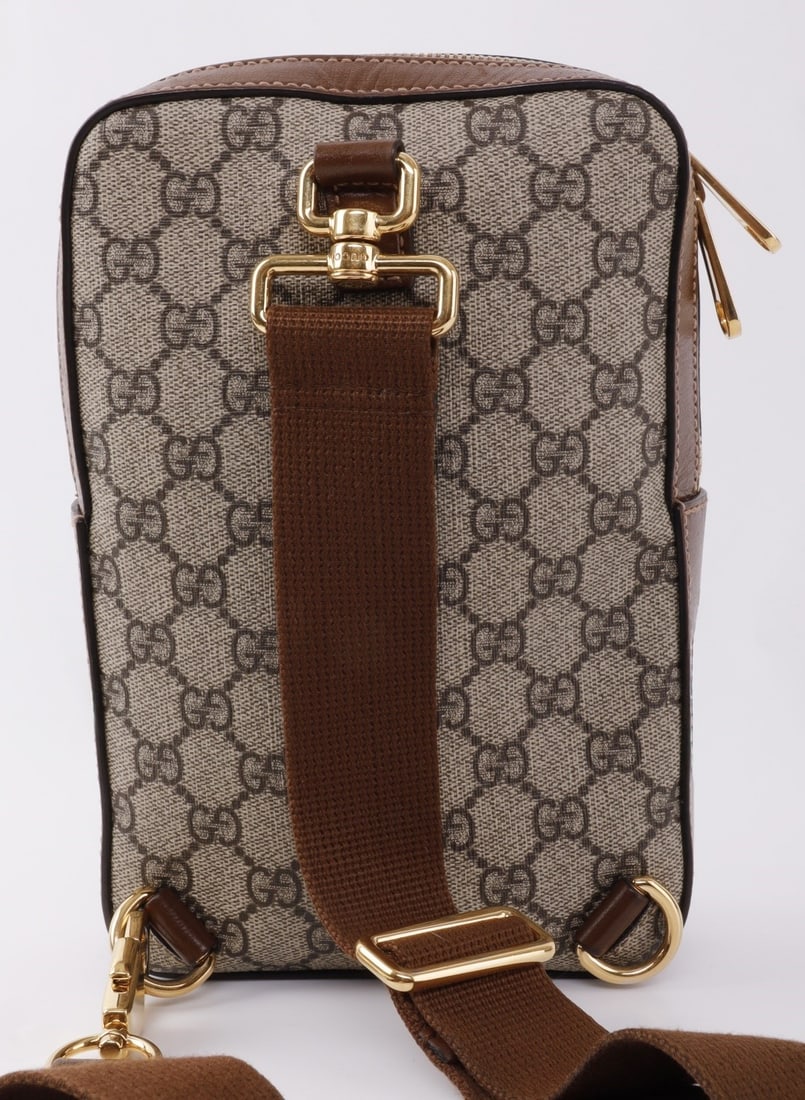 GUCCI INTERLOCKING G PATCH SLING BAG - 3