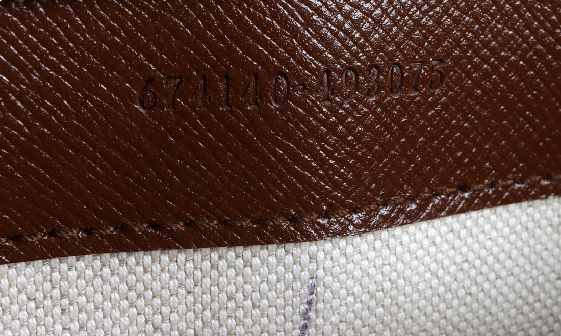 GUCCI INTERLOCKING G PATCH SLING BAG - 11