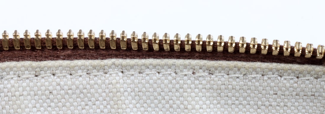 GUCCI INTERLOCKING G PATCH SLING BAG - 14