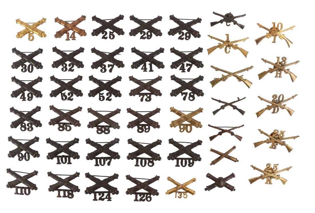 SPAN-AM & WWI COLLAR & CAP INSIGNIA DEALERS LOT 42: 42 individual cap and collar insignia from the Spanish-American War and WWI.